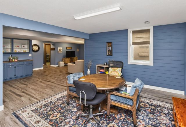 8011 Sheridan Drive, Urbandale, IA 50322