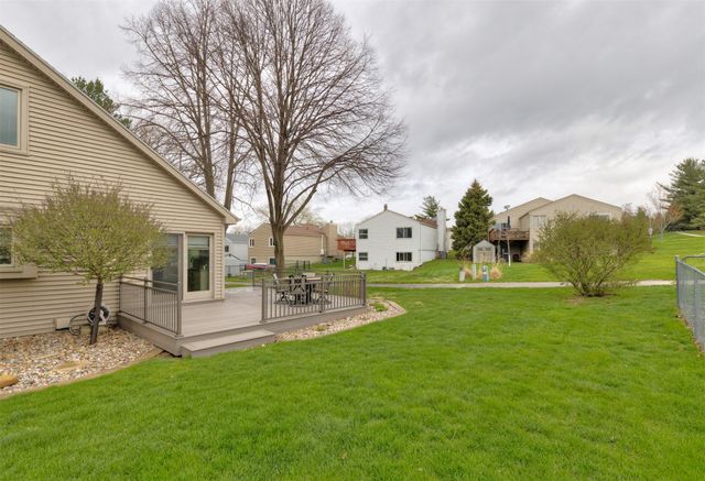 8011 Sheridan Drive, Urbandale, IA 50322