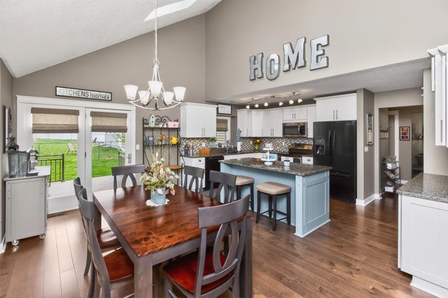 8011 Sheridan Drive, Urbandale, IA 50322