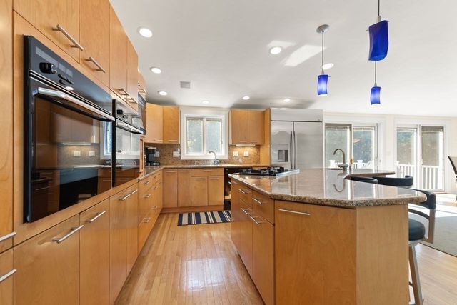 16 Leonard Rd, Sharon, MA 02067