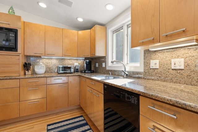 16 Leonard Rd, Sharon, MA 02067
