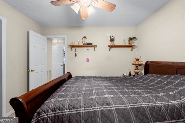 55 Manor Circle, Sharpsburg, GA 30277