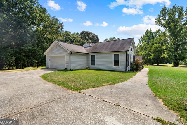 55 Manor Circle, Sharpsburg, GA 30277