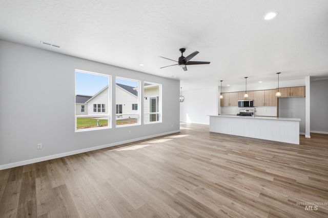 4963 S Bleachfield Ave, Meridian, ID 83642