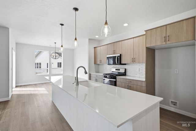 4963 S Bleachfield Ave, Meridian, ID 83642