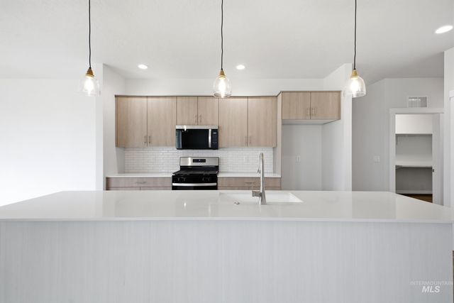 4963 S Bleachfield Ave, Meridian, ID 83642