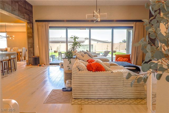 8310 West Camero Avenue, Las Vegas, NV 89113