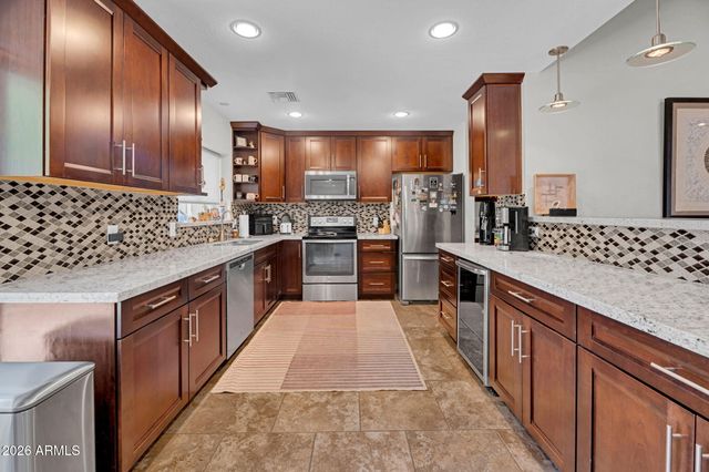 1110 E ORANGEWOOD Avenue, Phoenix, AZ 85020