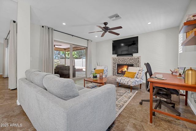 1110 E ORANGEWOOD Avenue, Phoenix, AZ 85020