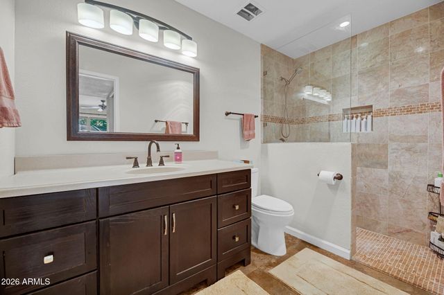 1110 E ORANGEWOOD Avenue, Phoenix, AZ 85020