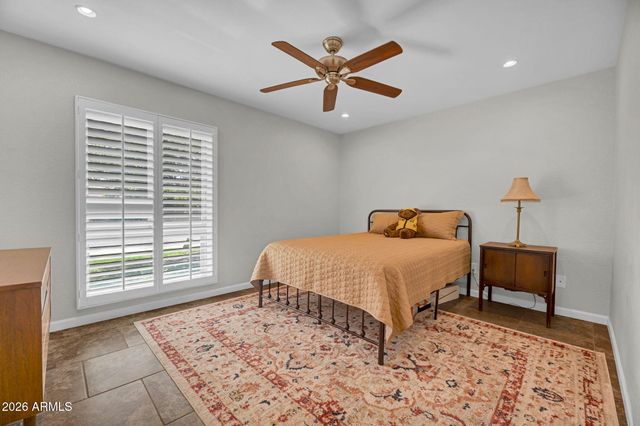 1110 E ORANGEWOOD Avenue, Phoenix, AZ 85020