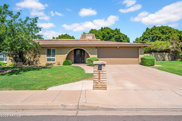 1110 E ORANGEWOOD Avenue, Phoenix, AZ 85020