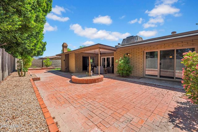 1110 E ORANGEWOOD Avenue, Phoenix, AZ 85020