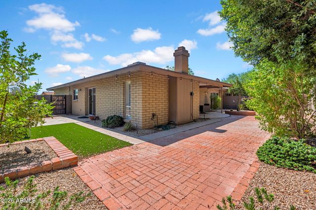 1110 E ORANGEWOOD Avenue, Phoenix, AZ 85020