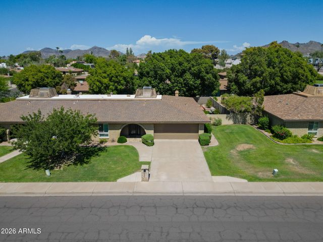 1110 E ORANGEWOOD Avenue, Phoenix, AZ 85020