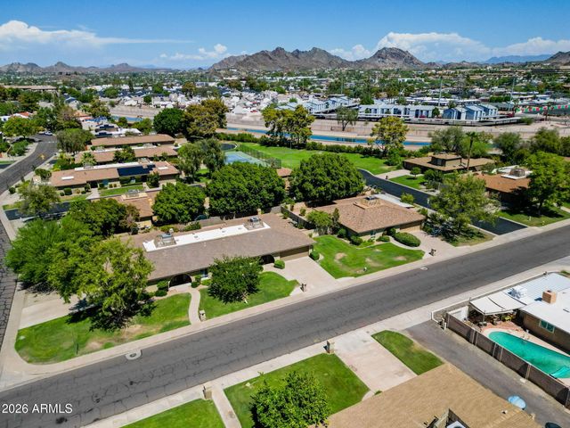 1110 E ORANGEWOOD Avenue, Phoenix, AZ 85020