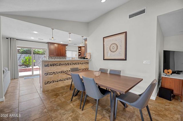 1110 E ORANGEWOOD Avenue, Phoenix, AZ 85020