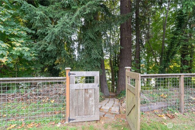 4010 Henderson Boulevard SE, Olympia, WA 98501