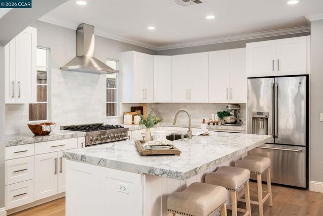 836 Griffon Court, Danville, CA 94506