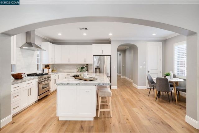 836 Griffon Court, Danville, CA 94506