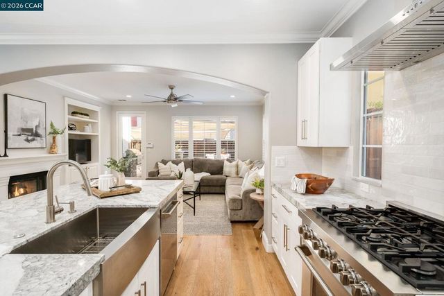 836 Griffon Court, Danville, CA 94506