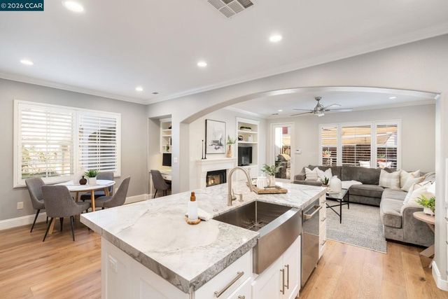 836 Griffon Court, Danville, CA 94506