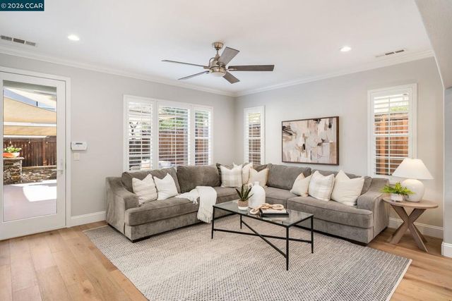 836 Griffon Court, Danville, CA 94506