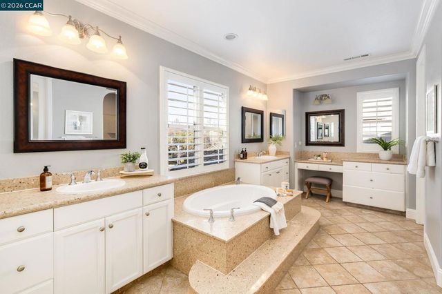 836 Griffon Court, Danville, CA 94506