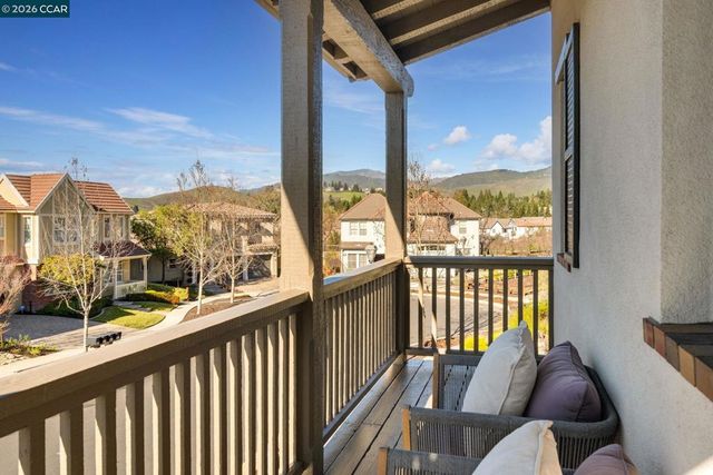 836 Griffon Court, Danville, CA 94506