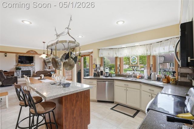 14428 Glen Eagle Court, Shelby Twp, MI 48315