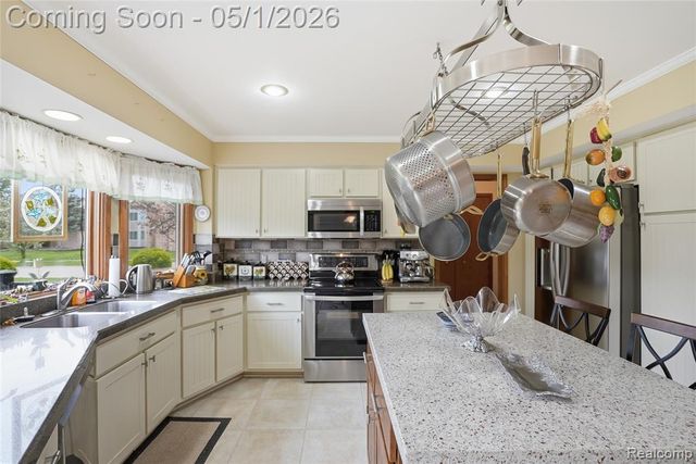 14428 Glen Eagle Court, Shelby Twp, MI 48315