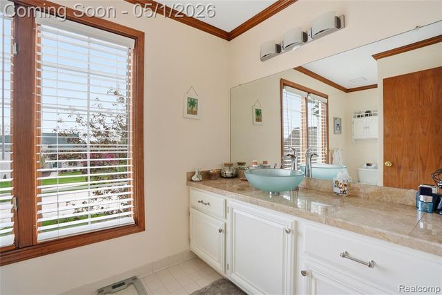 14428 Glen Eagle Court, Shelby Twp, MI 48315