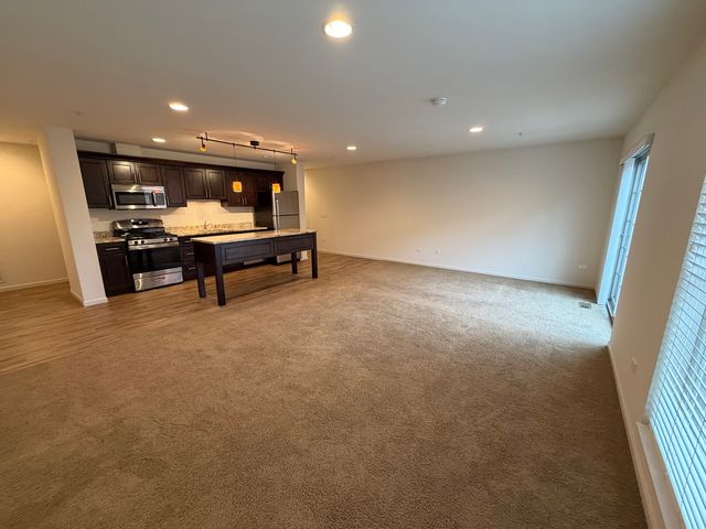 118 N Prospect Street, Roselle, IL 60172