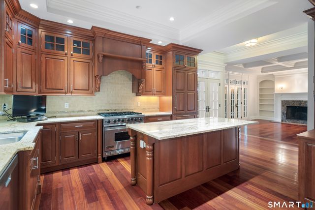 28 East Maple Street 28, New Canaan, CT 06840