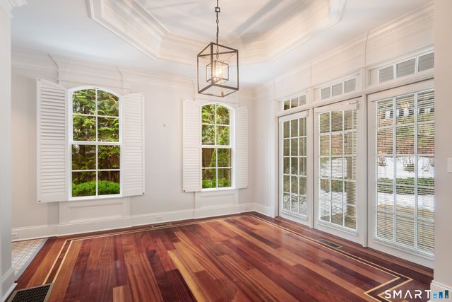 28 East Maple Street 28, New Canaan, CT 06840