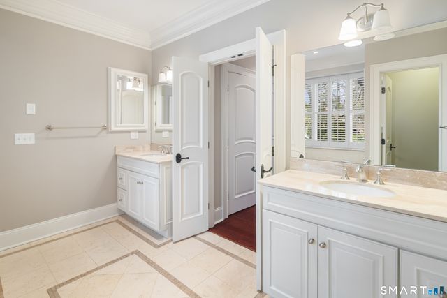 28 East Maple Street 28, New Canaan, CT 06840