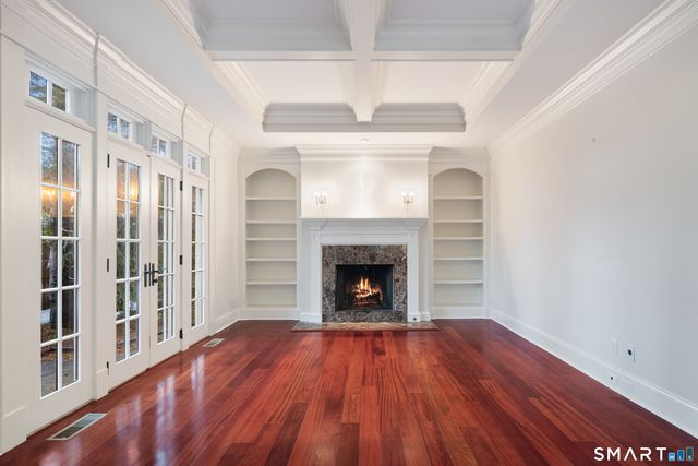 28 East Maple Street 28, New Canaan, CT 06840