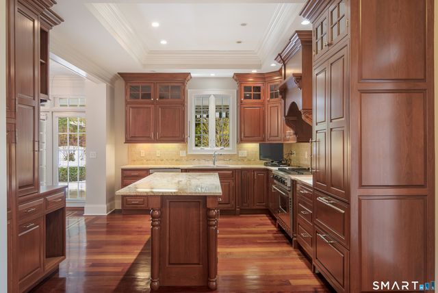 28 East Maple Street 28, New Canaan, CT 06840