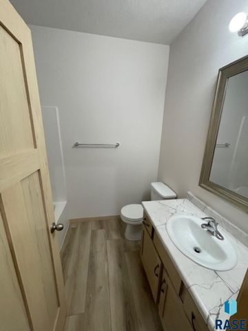 3606 S Heather Ave Avenue, Sioux Falls, SD 57106