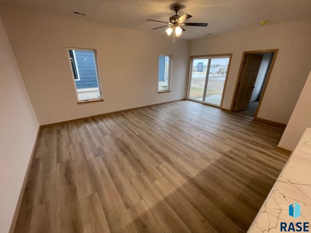 3606 S Heather Ave Avenue, Sioux Falls, SD 57106