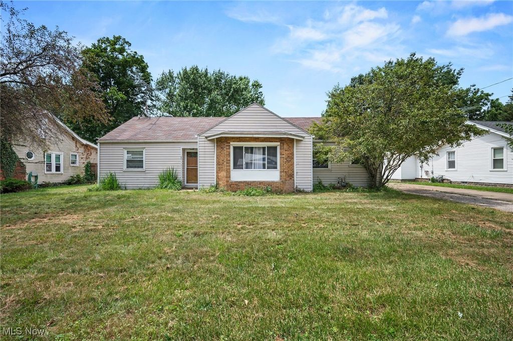 1298 Beech Street, Willoughby, OH 44094