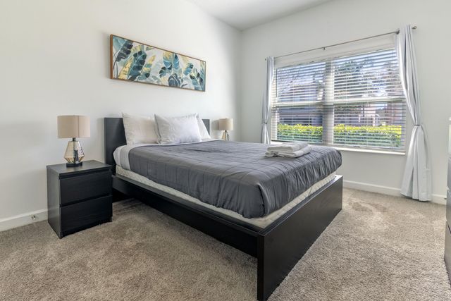 650 Pebble Beach Drive, Davenport, FL 33896