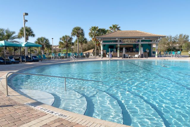 650 Pebble Beach Drive, Davenport, FL 33896