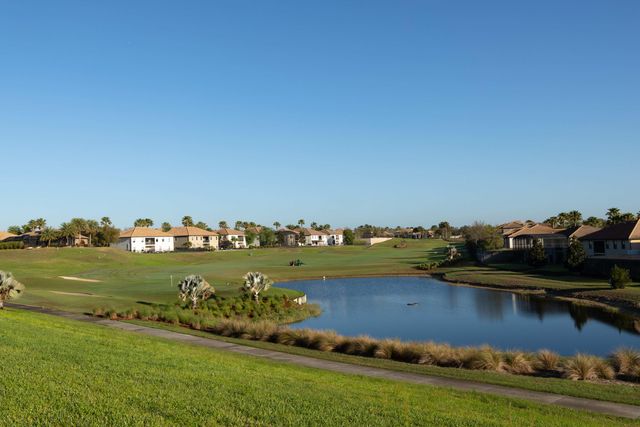 650 Pebble Beach Drive, Davenport, FL 33896