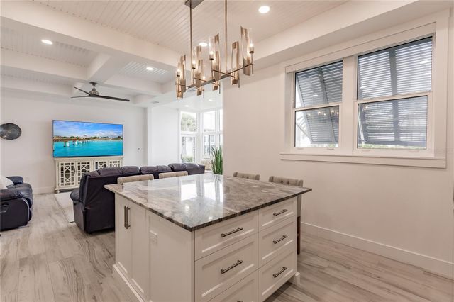 6042 W PEPPERTREE WAY 224B, Sarasota, FL 34242