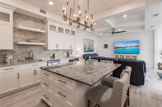 6042 W PEPPERTREE WAY 224B, Sarasota, FL 34242