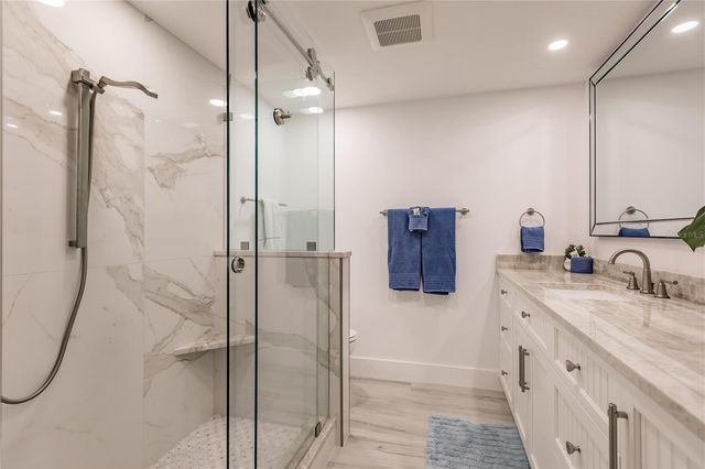 6042 W PEPPERTREE WAY 224B, Sarasota, FL 34242