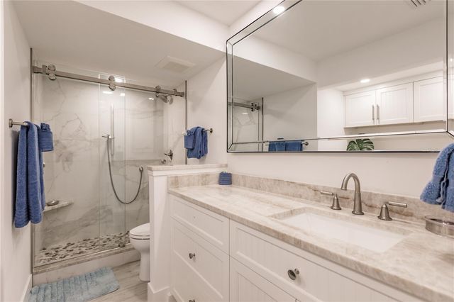 6042 W PEPPERTREE WAY 224B, Sarasota, FL 34242