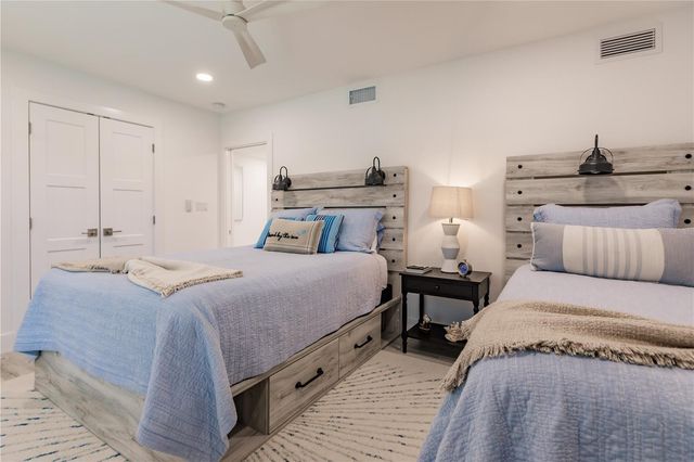 6042 W PEPPERTREE WAY 224B, Sarasota, FL 34242