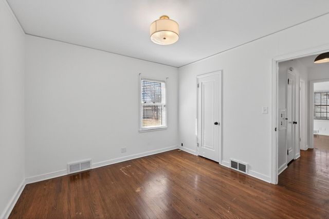 930 Hawthorne Avenue E, Saint Paul, MN 55106